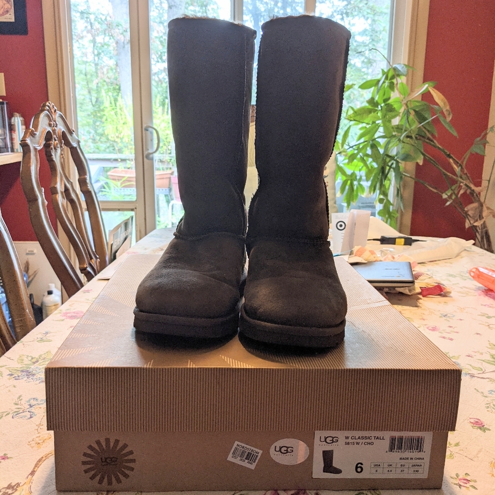 UGG Classic Tall Boot Brown New in Box Size 6